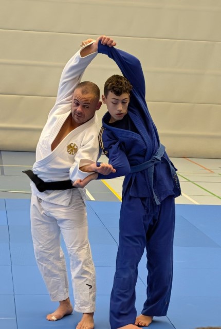 PXL_20251024_160246276.TS-001