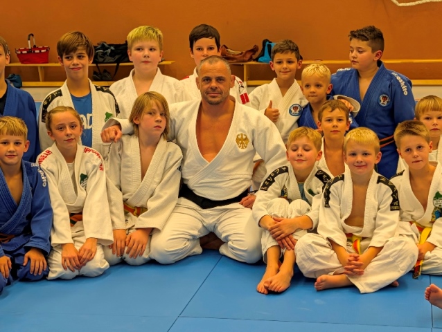 PXL_20251024_171336195.TS-000