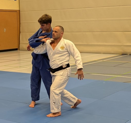 PXL_20251024_175637294.TS-000