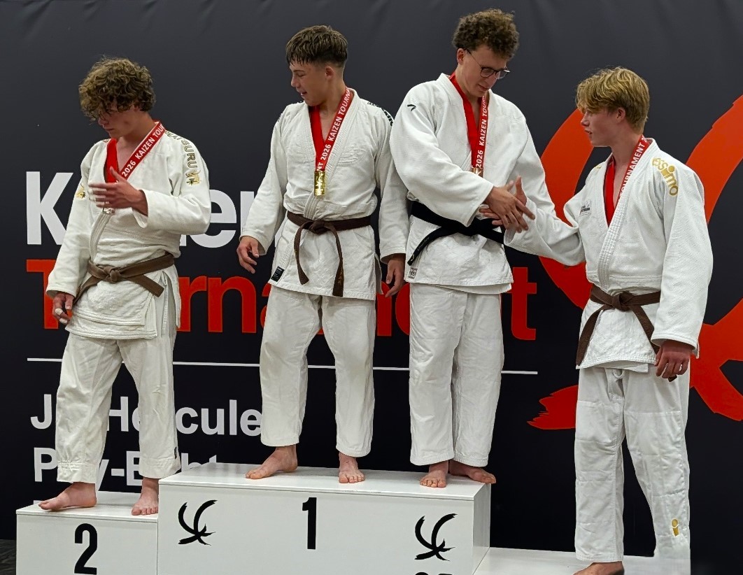 Siegerehrung Julian Graeber 3. Platz – 90 kg (2)